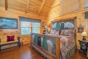 2 bedrooms, iron/ironing board, free WiFi, bed sheets - Night Moves Over The Smokies: Mountain Views, Top Amenities, Private, near Gatlinburg & Pigeon Forge (Sevierville)