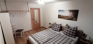 3 bedrooms, travel crib, free WiFi