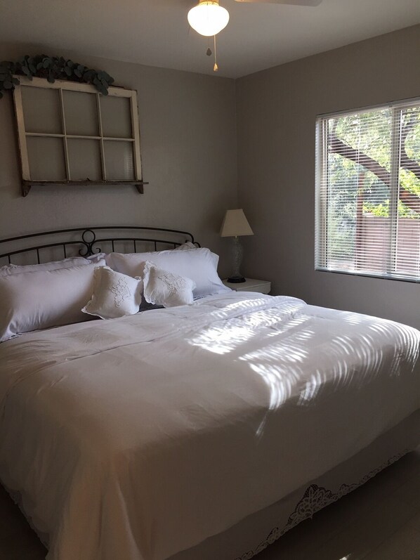 1 makuuhuone, silitysrauta/-lauta, vauvan matkasänky, ilmainen Wi-Fi