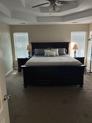 3 habitaciones, tabla de planchar con plancha y wifi gratis