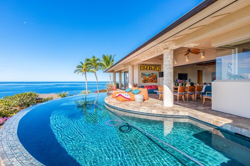 Oceanfront Luxury Living w/ Private Pool and Spa