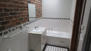 Bathtub