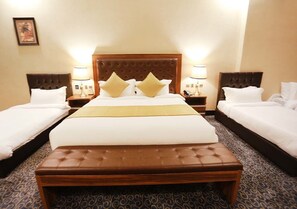 Phòng Suite Junior | Minibar, két bảo mật tại phòng, bàn 