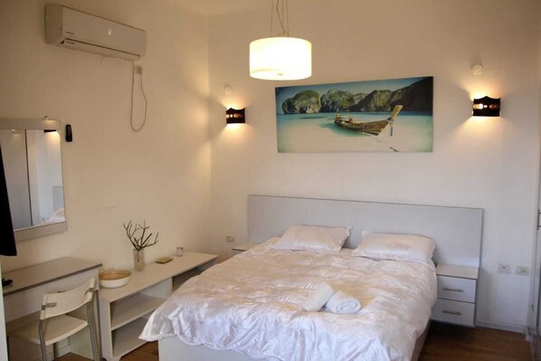 1 bedroom, WiFi - Great studio by the sea (Tel Aviv-Yafo)