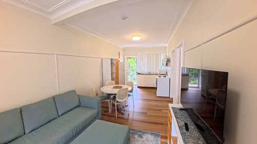 CABENAY UNIT 1 - GROUND FLOOR PARK VIEWS