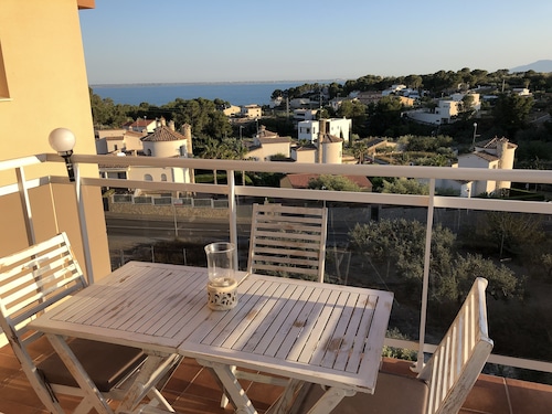 Beautiful apartment with sea views, 5 min walk to the beach. Cap roig