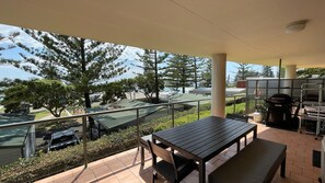 Outdoor dining - NORTHPOINT UNIT 4 - 100 METRES TO BEACH (SOUTH WEST ROCKS)
