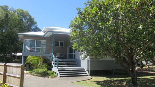 BLUEPOLES BEACH HOUSE ARAKOON-AIRCONDITIONED