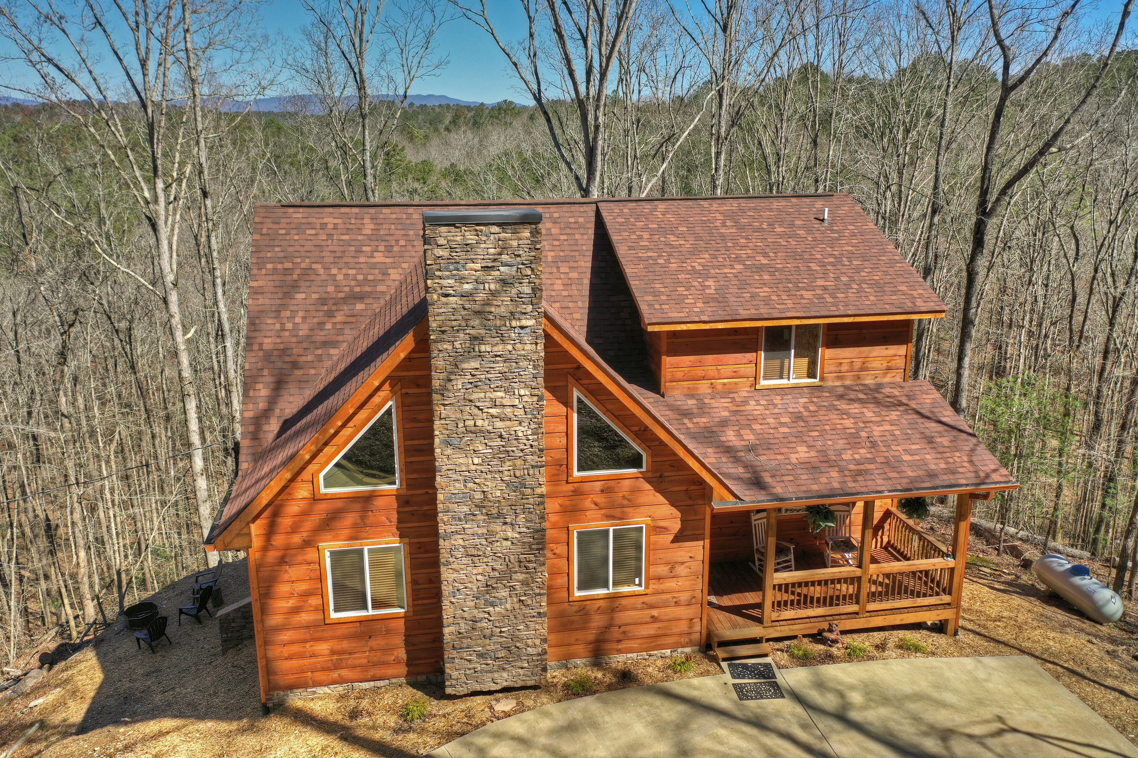 Deer valley overlook, large,  4 bedrooms game room fire pit hot tub three decks