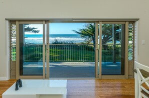 Interior - On the beach, fully equipped new unit with disabled access at the Marine Reserve (Blackhead)