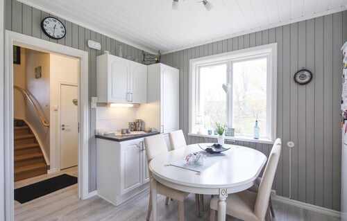 Cozy home in åsensbruk with kitchen