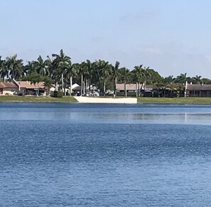 Liegestühle, Strandtücher