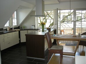 Kühlschrank, Mikrowelle, Ofen, Geschirrspüler