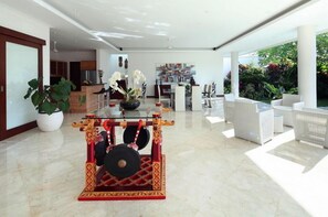 Interior - Stunning Rice Field View 5BR Villa, Canggu! 4Min Drive To Berawa Beach! W/Pool! (Canggu)