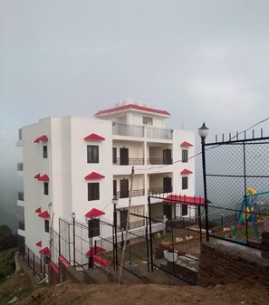 Building design - S L Residency (Dhari)