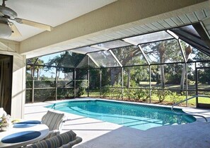 A heated pool - Gulf Coast Paradise w/ Heated Pool -12 min drive to Ocean Beach-Relaxing 3-2-2. (Rotunda West)