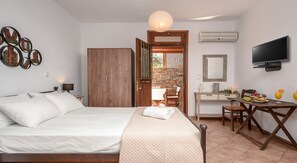 Apartemen Deluks, pemandangan pantai | Kedap suara, setrika/meja setrika, Wi-Fi gratis, dan seprai linen