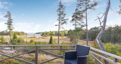 Gorgeous home in ånimskog with house sea view