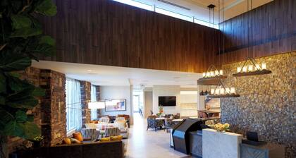 Hyatt Place Las Vegas at Silverton Village