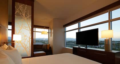Hyatt Place Las Vegas at Silverton Village