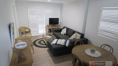 CHELSEA COURT UNIT 1 - CLOSE TO GOLF COURSE