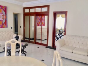 Smart TV, DVD player, aparelho de som