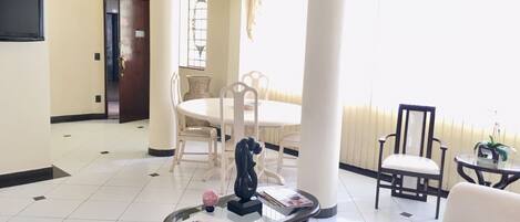 Smart TV, DVD player, stereo