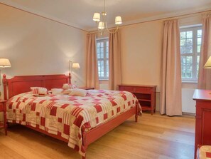 2 chambres, coffres-forts dans les chambres, bureau, Wi-Fi