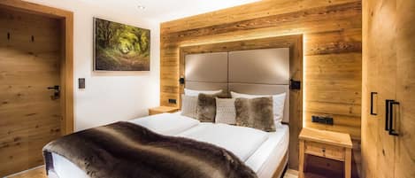 2 bedrooms, in-room safe, WiFi, bed sheets