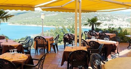 Hôtel Restaurant Les Cavalets