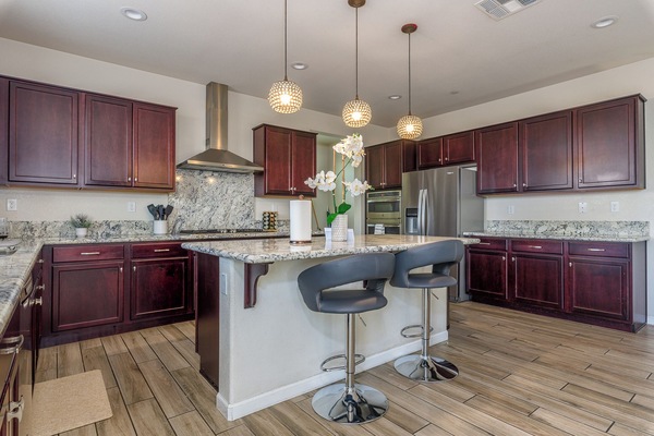 Frigorífic, microones, forn i placa de cuina