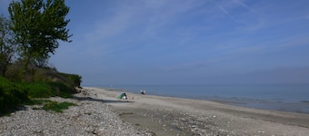 Semester på herrgården - liten mysig lägenhet nära Östersjön