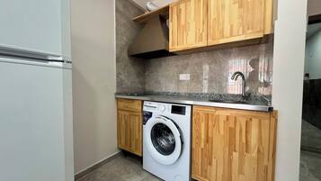 1 bedroom, premium bedding, desk, laptop workspace