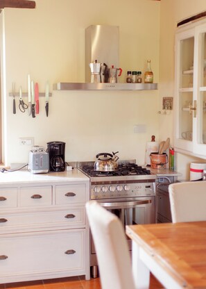 Fridge, oven, stovetop, dishwasher - Sassicaia 2 bedrooms, 2 bathrooms, AC, WIFI, salty pool, Fontanaro Property (Paciano)