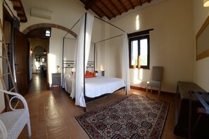 2 slaapkamers, reisbedje, gratis wifi, beddengoed