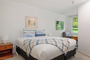 3 bedrooms, iron/ironing board, travel cot, free WiFi