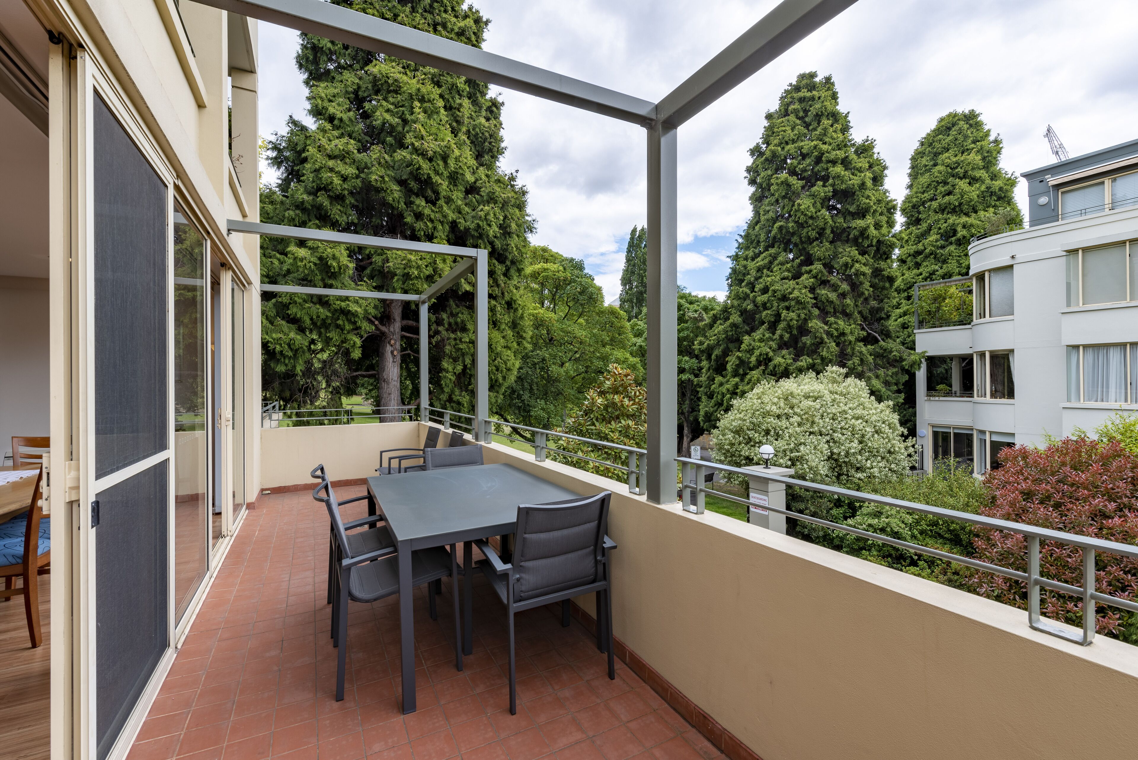 Spacious Salamanca apartment  — image 16