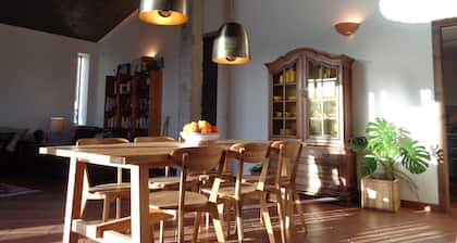 Delightful villa, private pool, 20 mins Seville, 10 mins airport, semi-rural