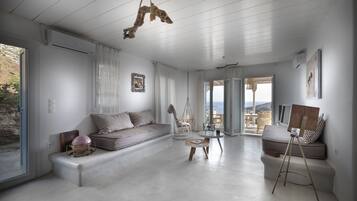 Villa de lujo, vistas al mar (1) | Zona de estar | Una televisión de plasma