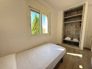 2 bedrooms, free WiFi, bed sheets