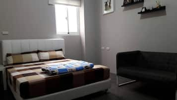 1 bedroom, desk, internet, wheelchair access