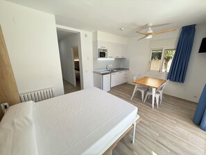 1 bedroom, free WiFi, bed sheets - Agi Rescator 122 Apartamento for rent in Roses Girona. (Rosas / Roses)