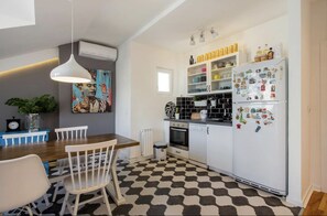 Dining - Amazing design, Huge, Prime location, With Parking (Stari Grad)