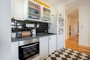 Fridge, oven, stovetop, dishwasher - Amazing design, Huge, Prime location, With Parking (Stari Grad)