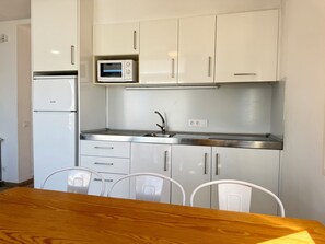 Fridge, microwave, coffee/tea maker, toaster