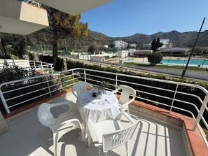 Outdoor dining - Agi Rescator 111 Apartamento for rent in Roses Girona. (Rosas / Roses)