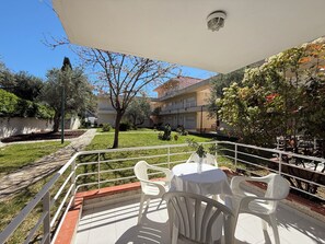 Outdoor dining - Agi Rescator 121 Apartamento for rent in Roses Girona. (Roses)