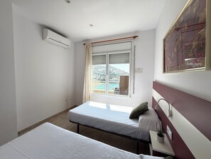 3 chambres, fer et planche à repasser, Wi-Fi gratuit, draps fournis