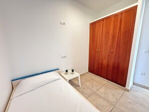 3 chambres, fer et planche à repasser, Wi-Fi gratuit, draps fournis