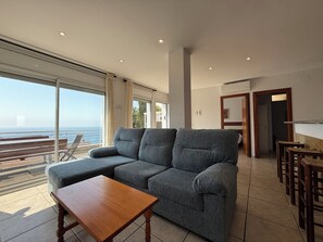 TV - Agi Rodas Bajo 1 Apartamento for rent in Roses Girona. (Roses)